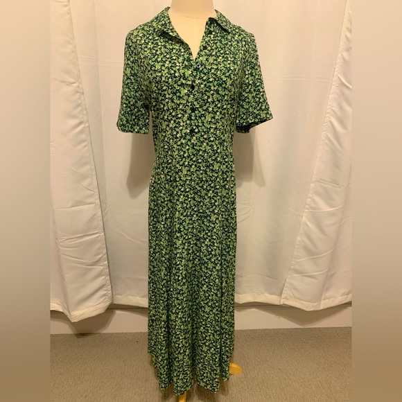 Warehouse | Dresses | Floral Green Maxi Dress | Poshmark Warehouse | Dresses | Floral Green Maxi Dress | Poshmark